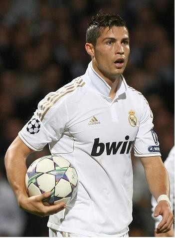 全场被动！国足遭强敌逆转中新体坛.